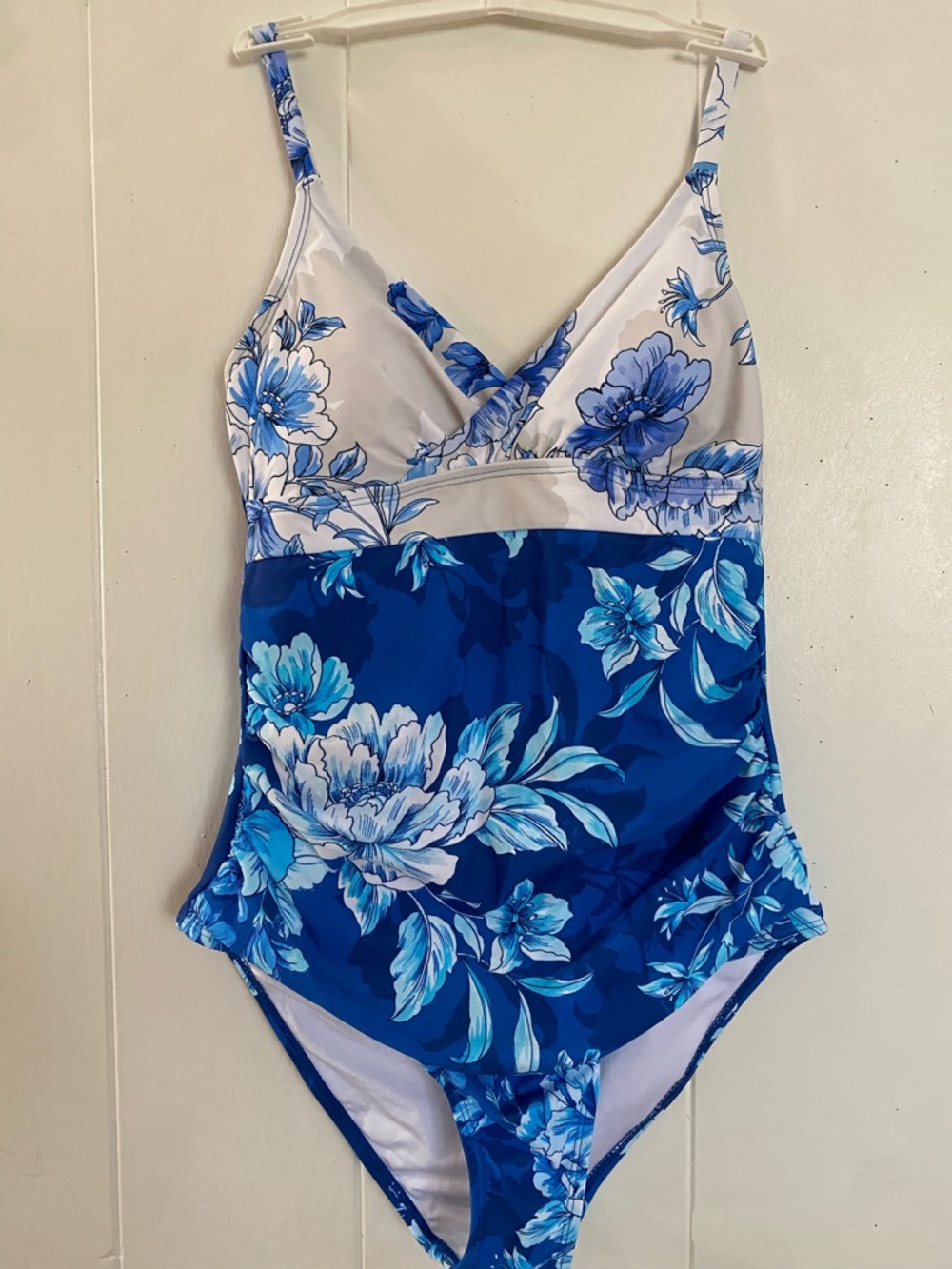 Cupshe Blue and White Floral One-Piece Swimsuit